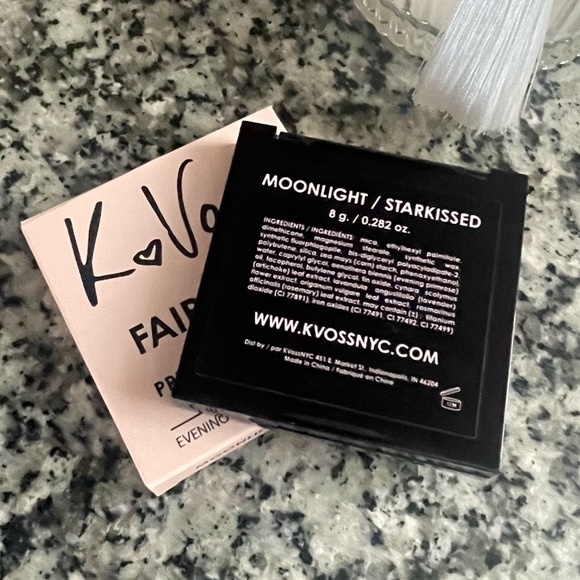 K. Voss Fairy Dust Highlighter Deluxe Palette - Picture 6 of 6